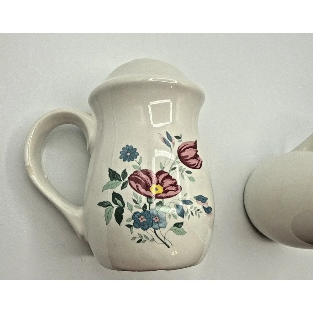 Vintage Sapota Salt‎ & Pepper Shaker Set Ceramic Blue & Burgundy Floral Country